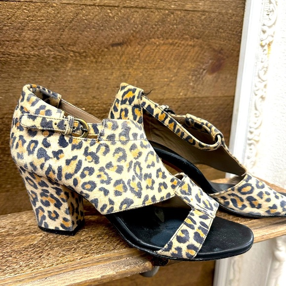 ANYI LU Leopard Print Block Heel Sandals – Size 37 (US 6.5-7) - Picture 2 of 8